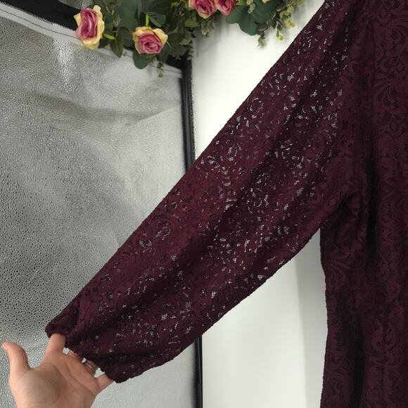 Lane Bryant Wine Colored Lace Surplice Peplum Blouse Size 26/28 NWT - Picture 6 of 9